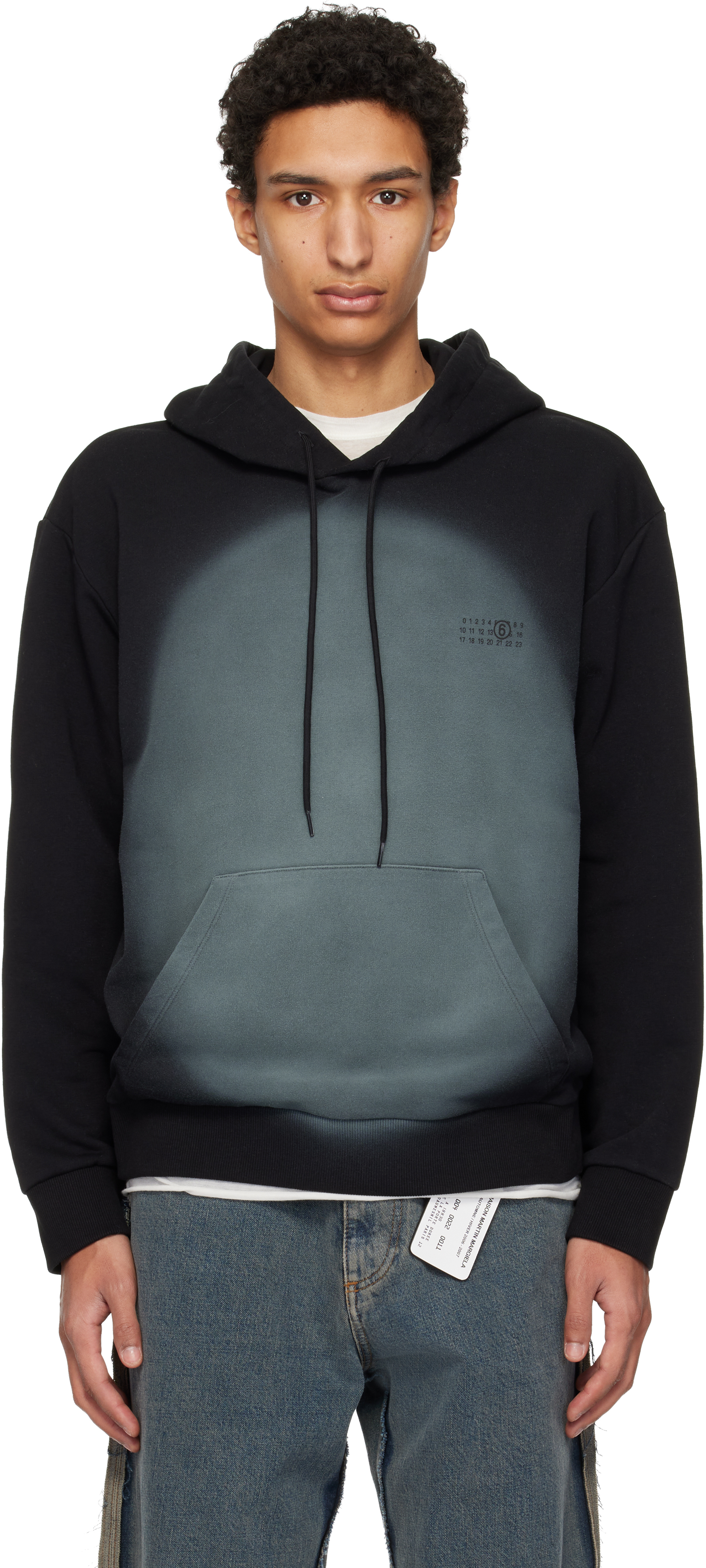 MM6 Maison Margiela: ブラック Spray Print フーディ | SSENSE 日本