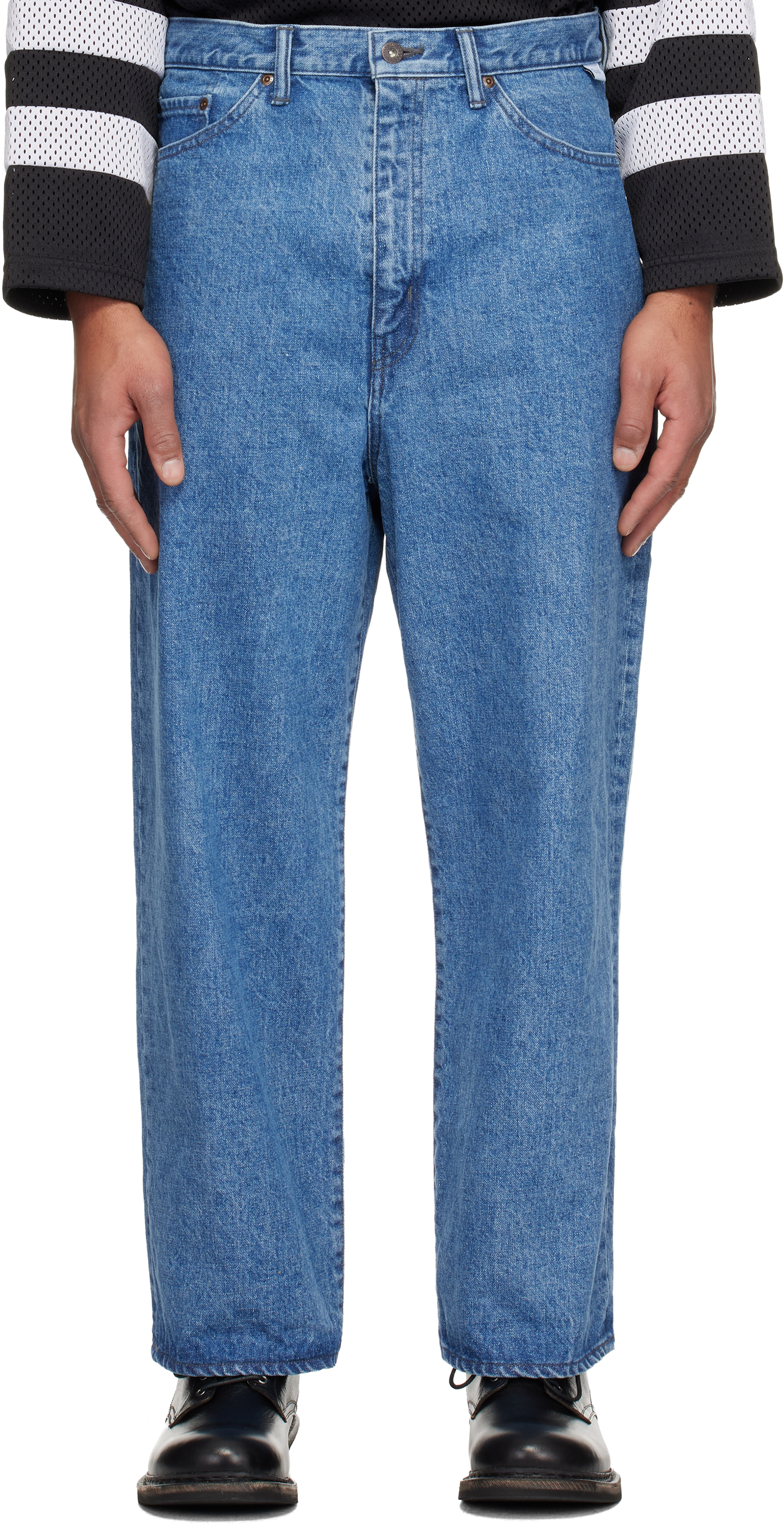 WTAPS: ブルー 'Blues Straight' ジーンズ | SSENSE 日本