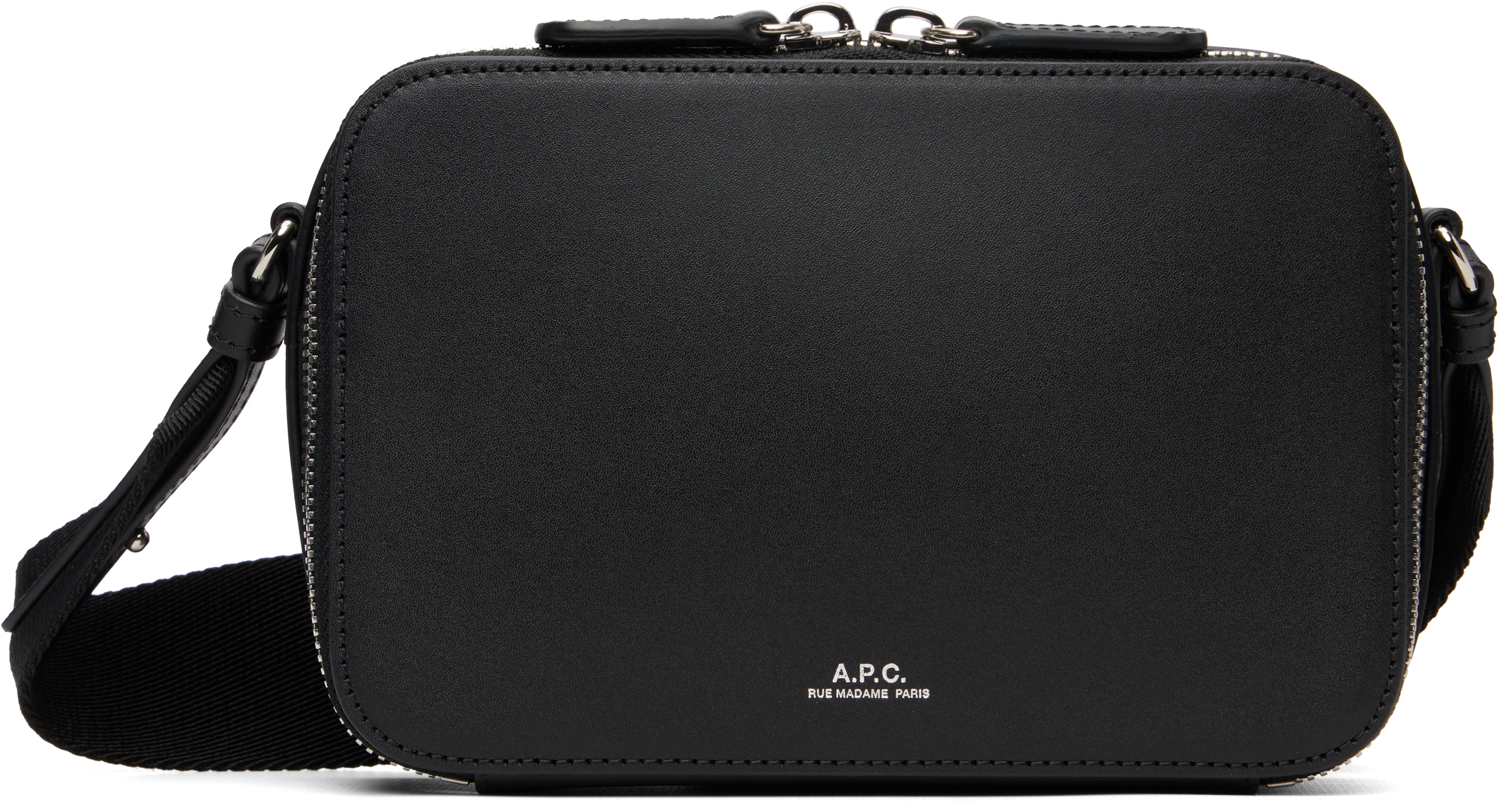 A.P.C.のブラック Soho カメラバッグがセール中