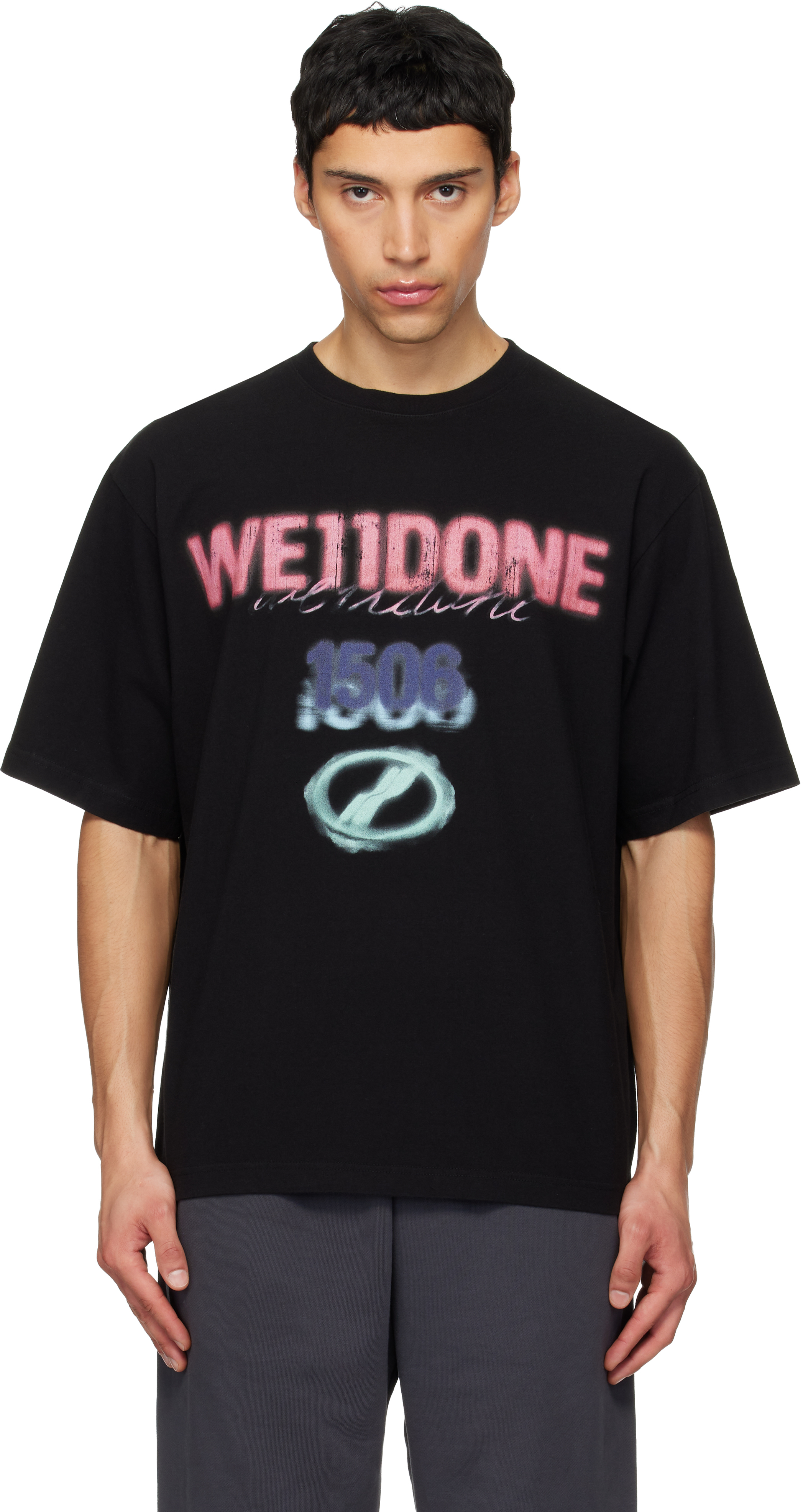 We11doneのブラック Spray '1506' Tシャツがセール中