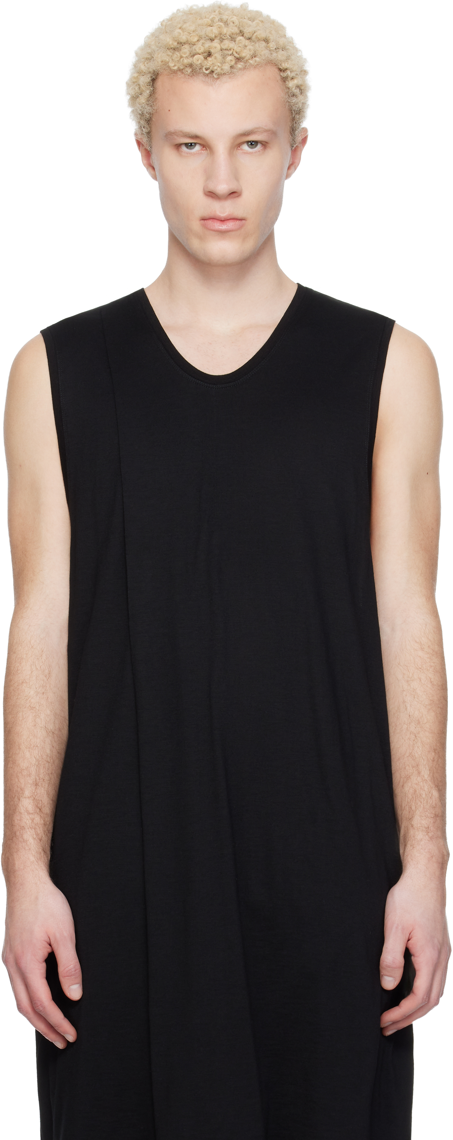 JULIUSのブラック Tuck Flare Vest トップスがセール中