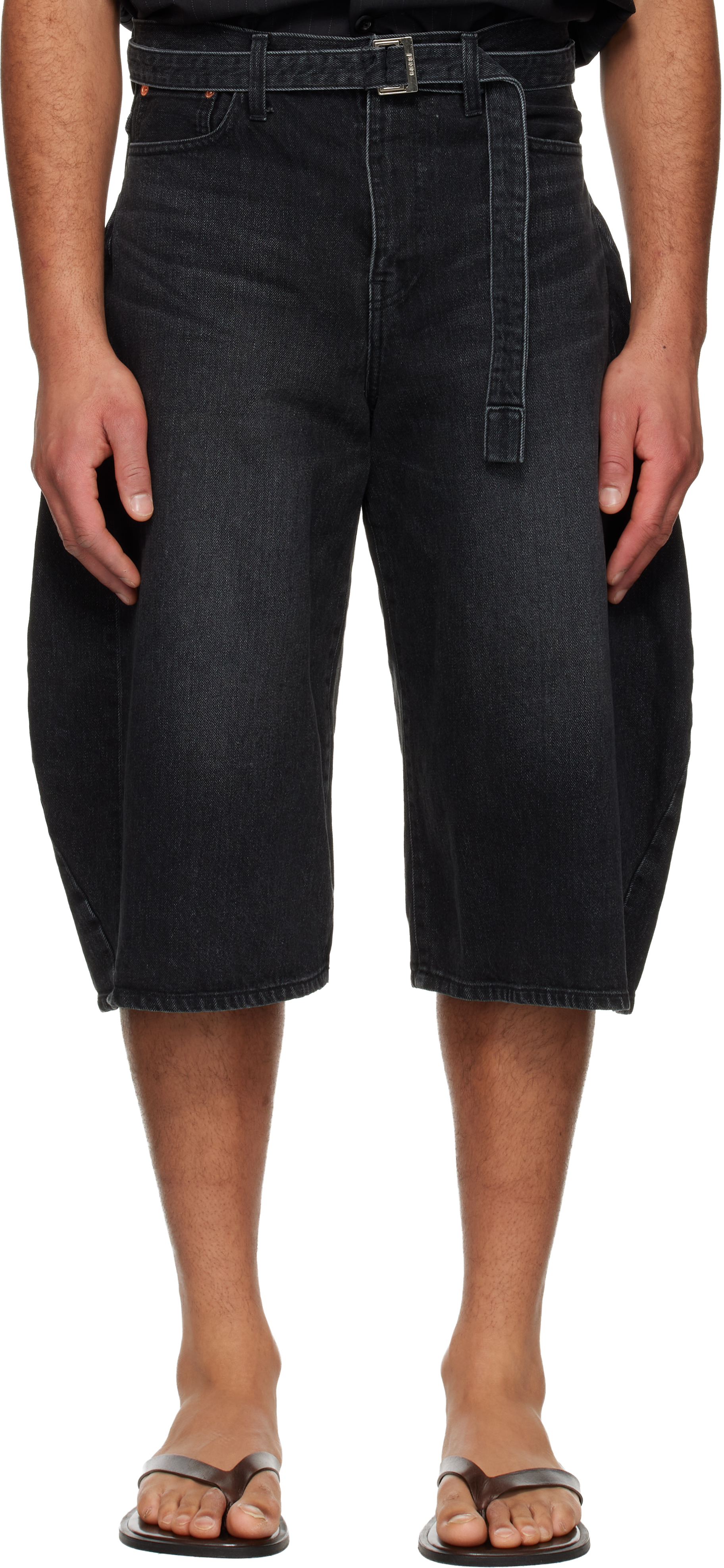 sacai: ブラック フェード デニムショートパンツ | SSENSE 日本