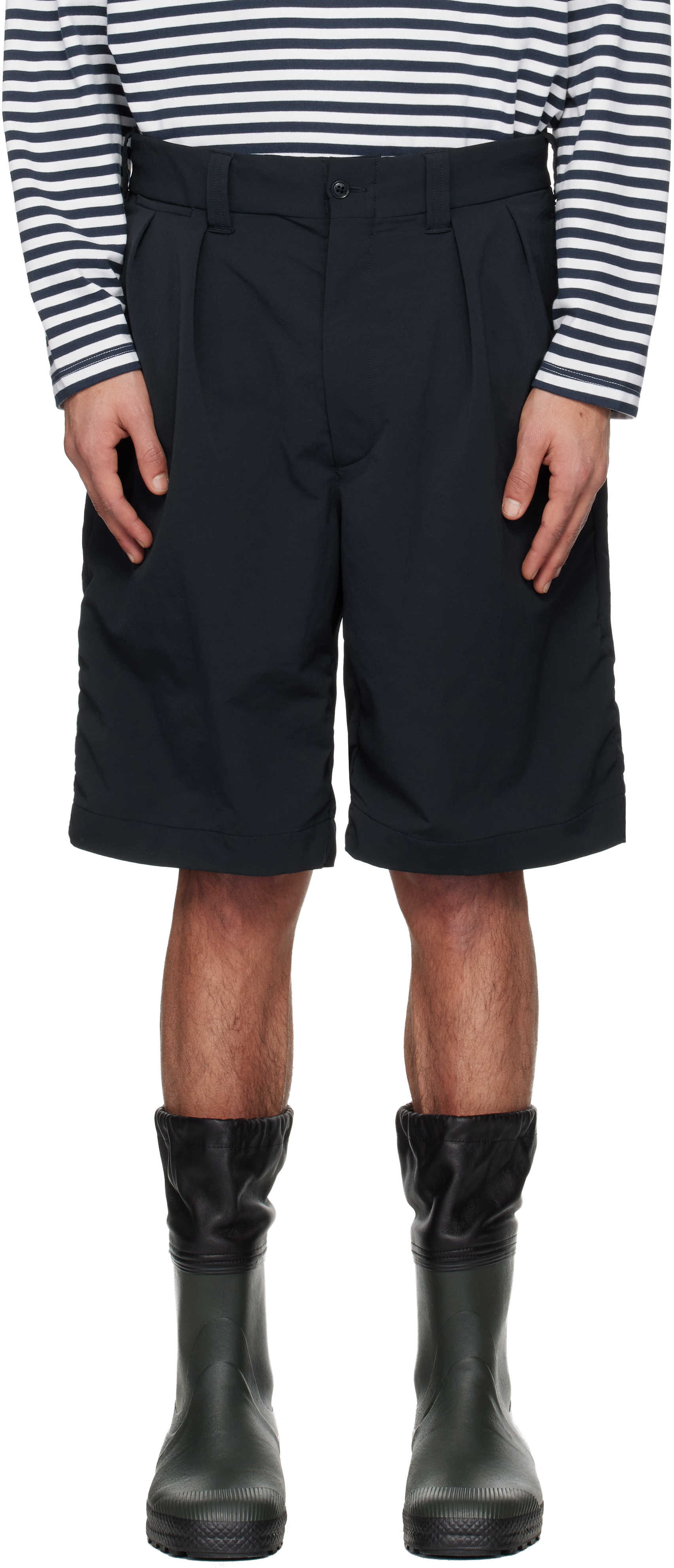 nanamicaのネイビー OOAL ALPHADRY Double Pleat ショートパンツがセール中