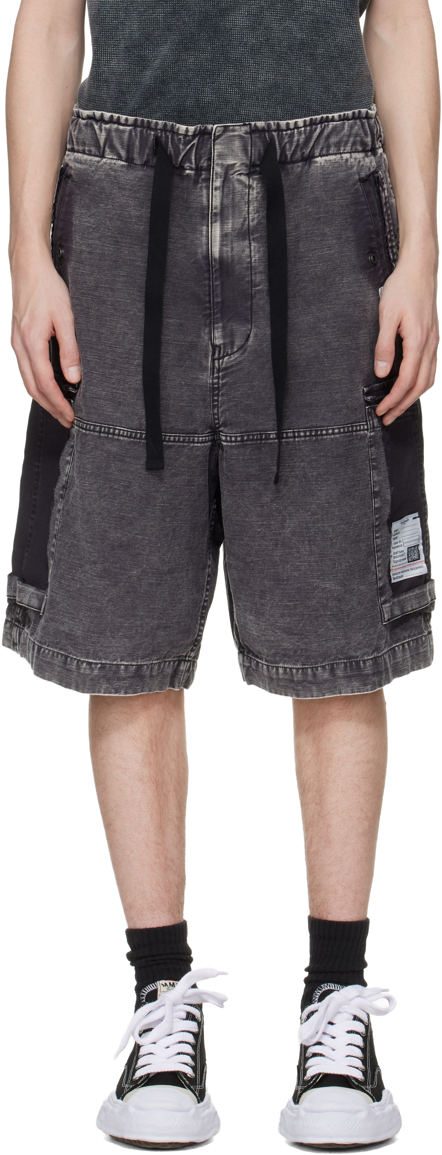 Maison MIHARA YASUHIRO: Black Cotton Satin Cargo Shorts | SSENSE Maison MIHARA YASUHIRO: Black Cotton Satin Cargo Shorts | SSENSE