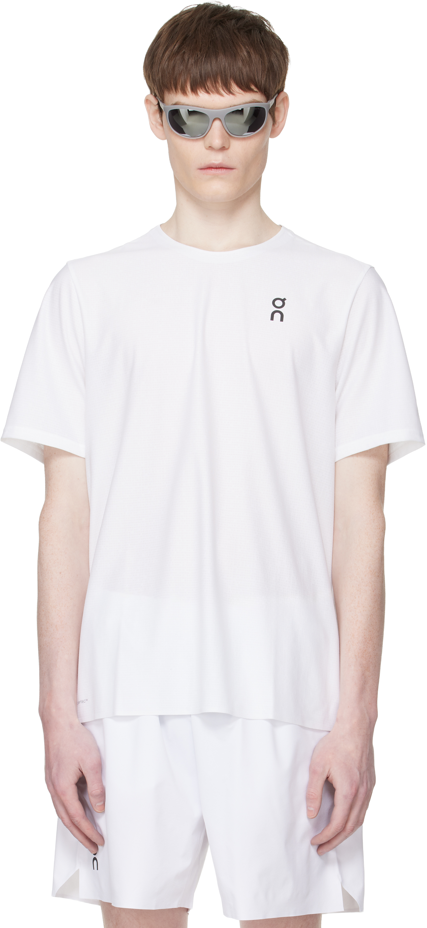 On: ホワイト Court-T Tシャツ | SSENSE 日本