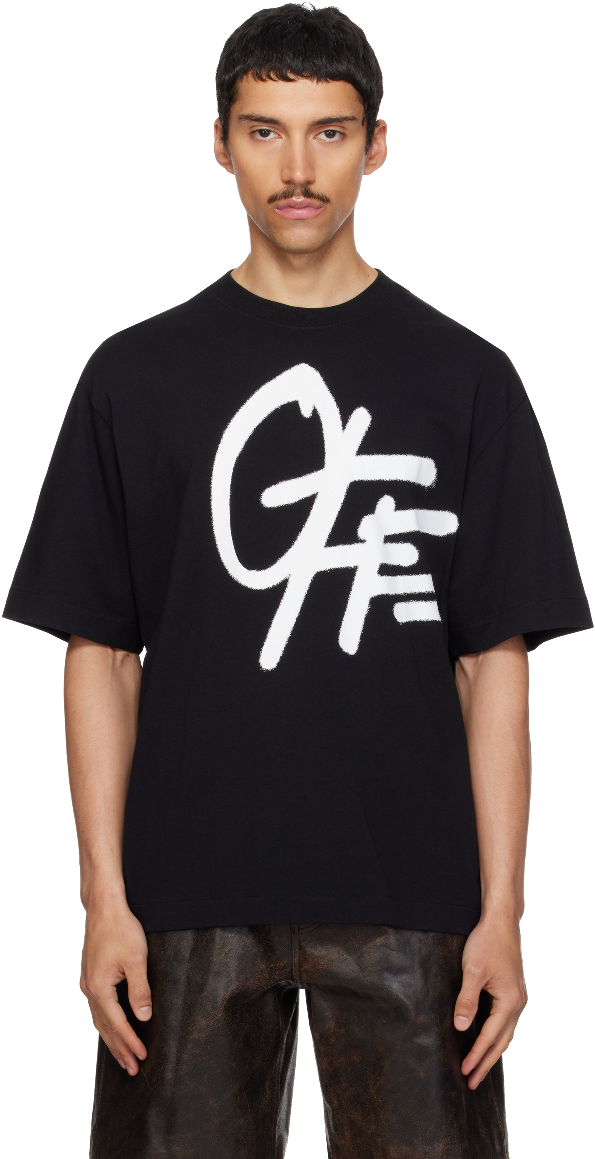 Off-Whiteのブラック Shared Spray Logo Skate Tシャツがセール中