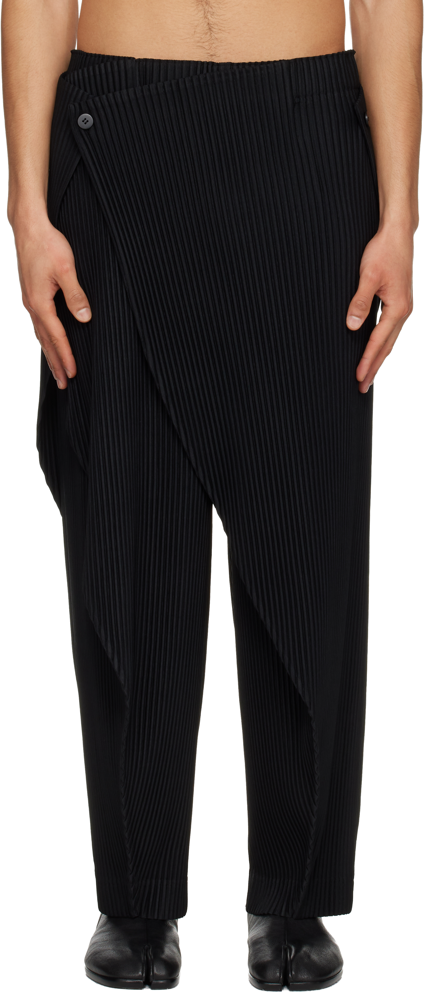 HOMME PLISSÉ ISSEY MIYAKE: Black Pleats Bottoms 1 Trousers | SSENSE