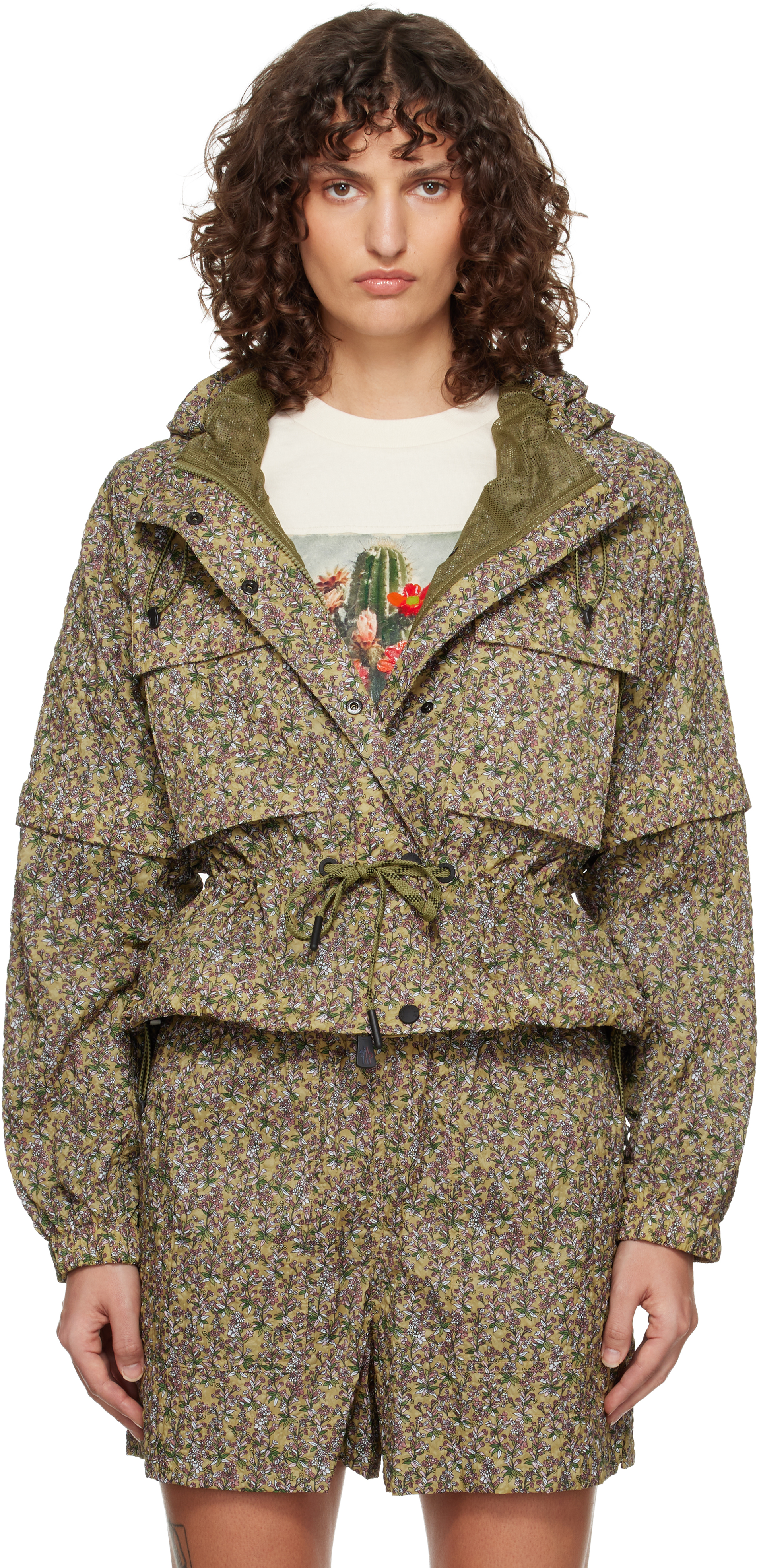 ニーナ【新品】タグ付き Monclerオリーブ色 フード付きジャケット MONCLER（モンクレール） 【並行輸入品】モンクレール ダウン