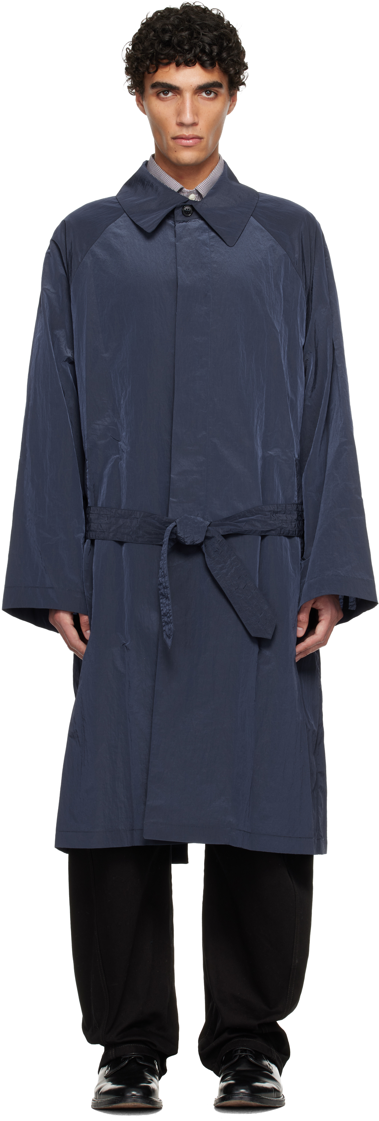 Hed Mayner: ネイビー クリンクル トレンチコート | SSENSE 日本