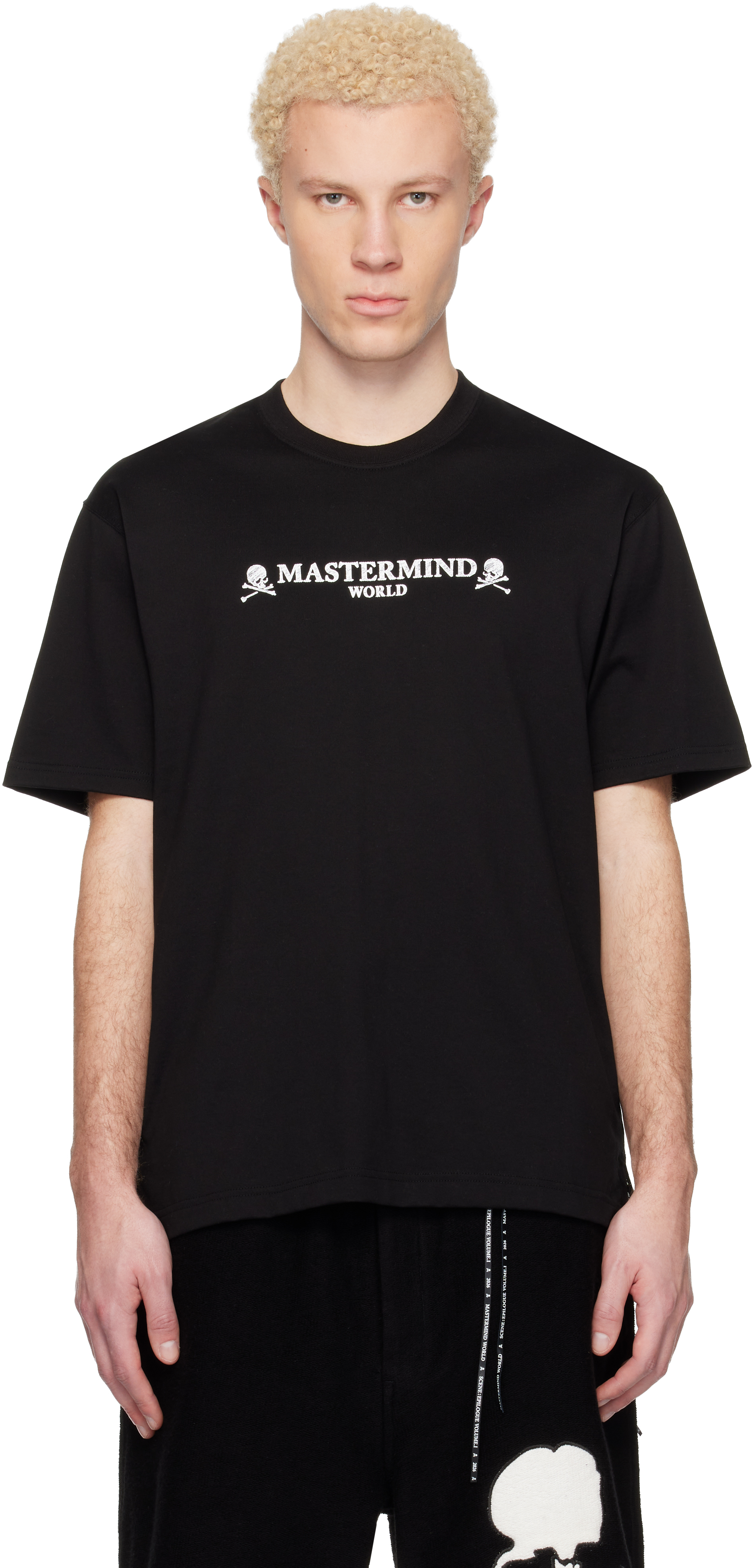 MASTERMIND WORLD: ブラック MW OG Puffed SS Tシャツ | SSENSE 日本