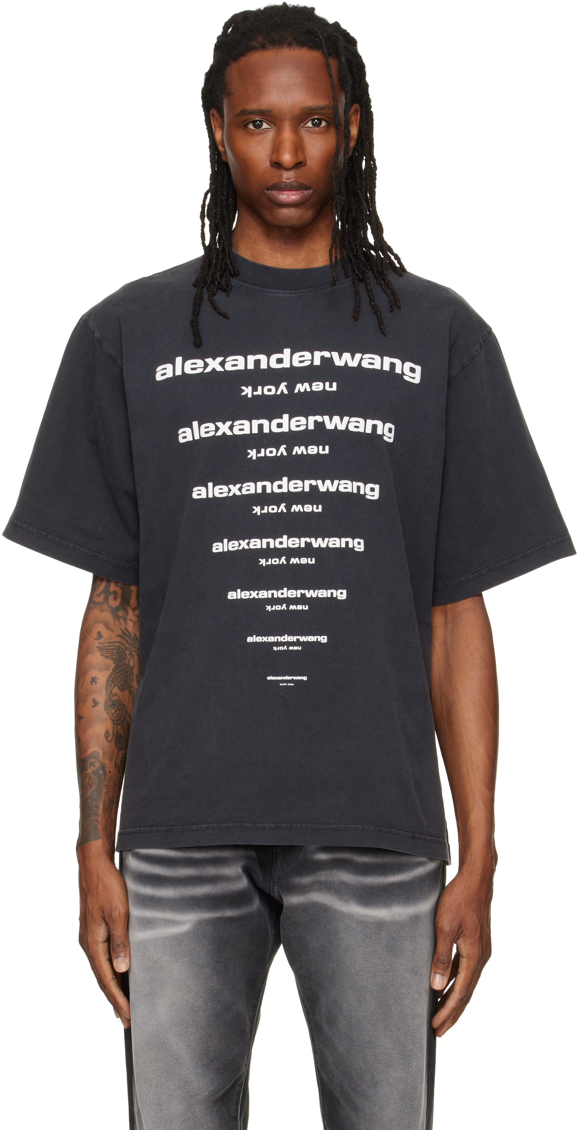 Alexander Wang: ブラック Gradient Logo 半袖Tシャツ | SSENSE 日本