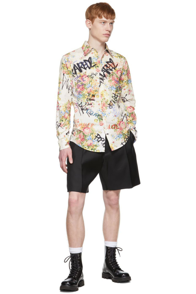 Dsquared2のブラック ウール ショートパンツがセール中