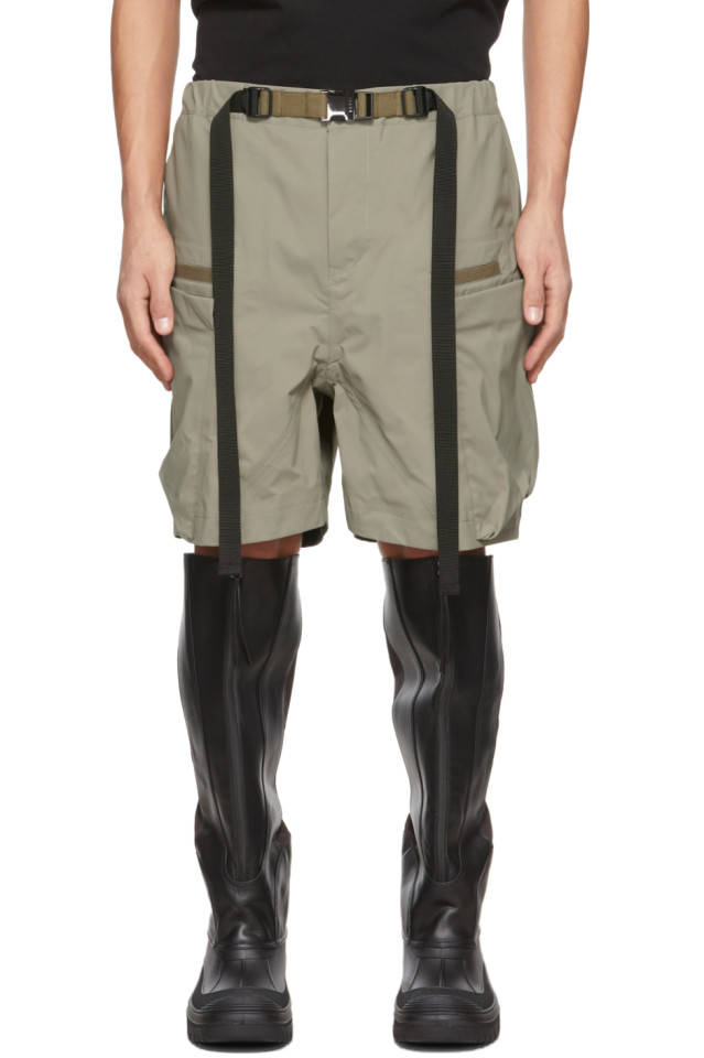 Sacai Acronym エディション カーキ ショートパンツ Ssense 日本