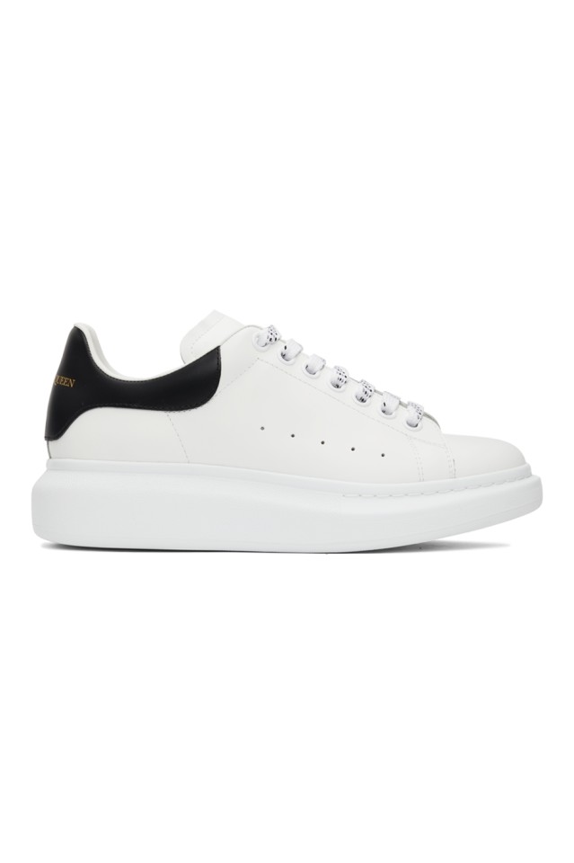Black oversized online sneakers