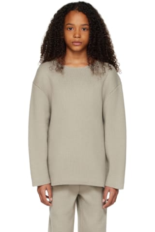 피어오브갓 에센셜 키즈 스웨터 Essentials Kids Gray Crewneck Sweater,Seal Model measures 56inch