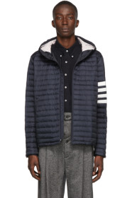 Thom Browne - Blouson matelassé en duvet à capuche bleu marine 4-Bar