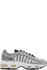 Nike - Baskets grises et blanches Air Max Tailwind IV