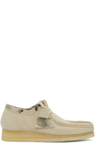 Clarks Originals - オフホワイト スエード ワラビー モカシン