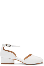 Maison Margiela - Chaussures à talons hauts et brides de cheville blanches Tabi