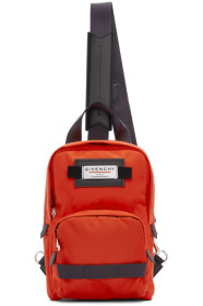 Givenchy - Sac à dos rouge et noir Small Downtown Sling