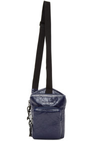 Balenciaga - Pochette bleu marine Cracked Explorer