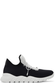 Fendi - Baskets en maille noires et blanches Tech