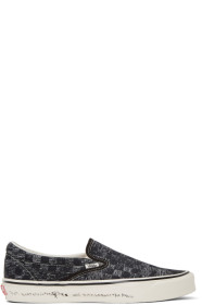 Vans - Black Jim Goldberg Edition Raised By Wolves OG Classic Slip-On Sneakers