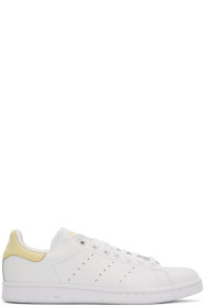 adidas Originals - Baskets blanches et jaunes Stan Smith