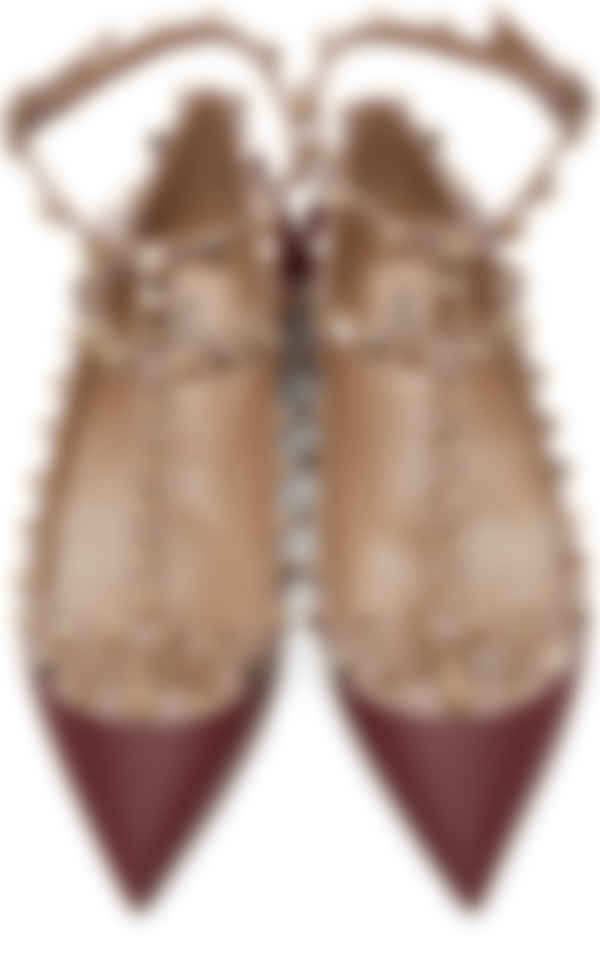 Valentino Garavaniのピンク & レッド Rockstud Cage バレリーナ Valentino Garavaniのピンク & レッド Rockstud Cage バレリーナ