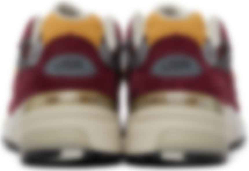 New Balanceのバーガンディ Made In Us 992 スニーカーがセール中