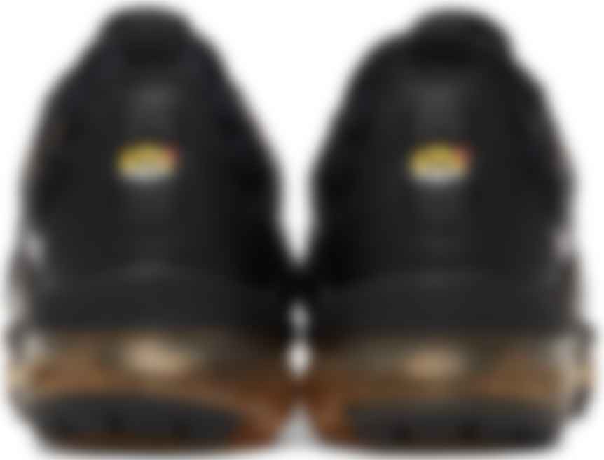 Baskets Air Vapormax Plus noir et doré Nike en solde