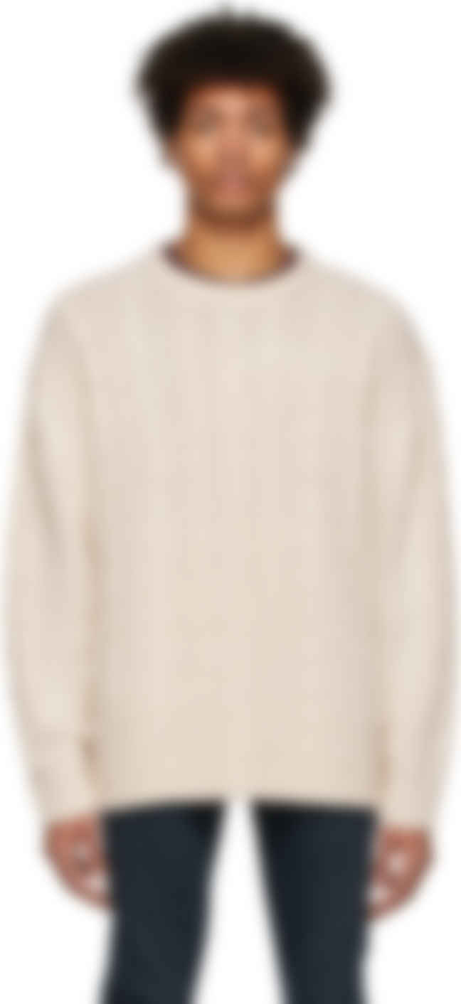 loose sweatshirt