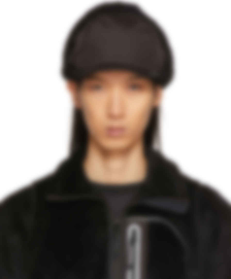 Ssense 折扣季 And Wander 黑色遮耳帽加入折扣