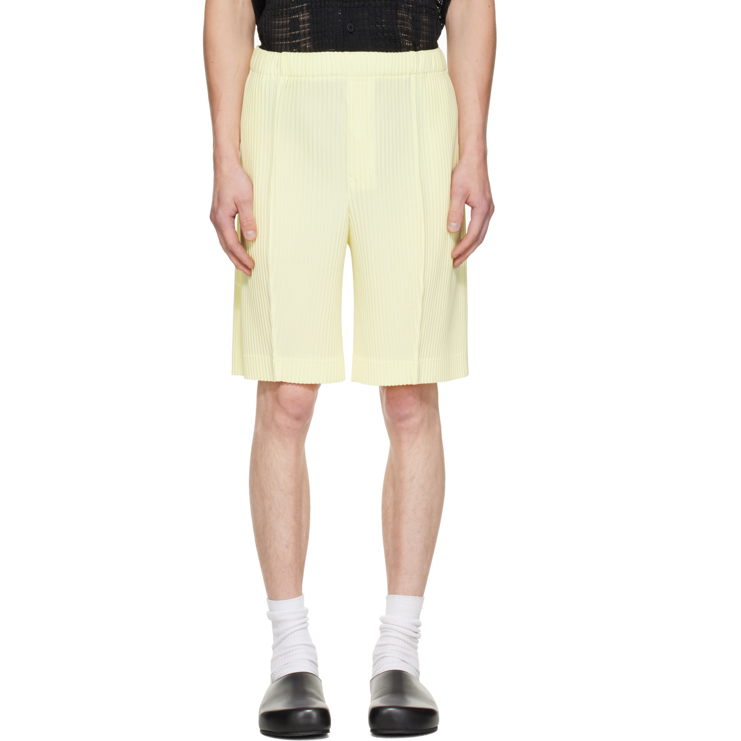 HOMME PLISSÉ ISSEY MIYAKE Yellow Monthly Colors August Shorts