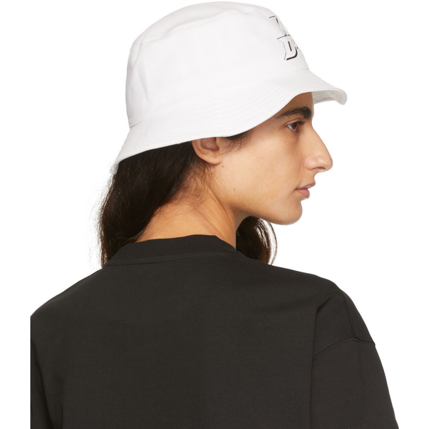  We11done White Basic Logo Bucket Hat 