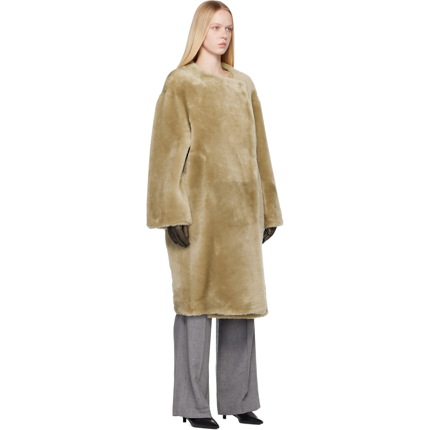  Toteme Beige Collarless Shearling Coat 
