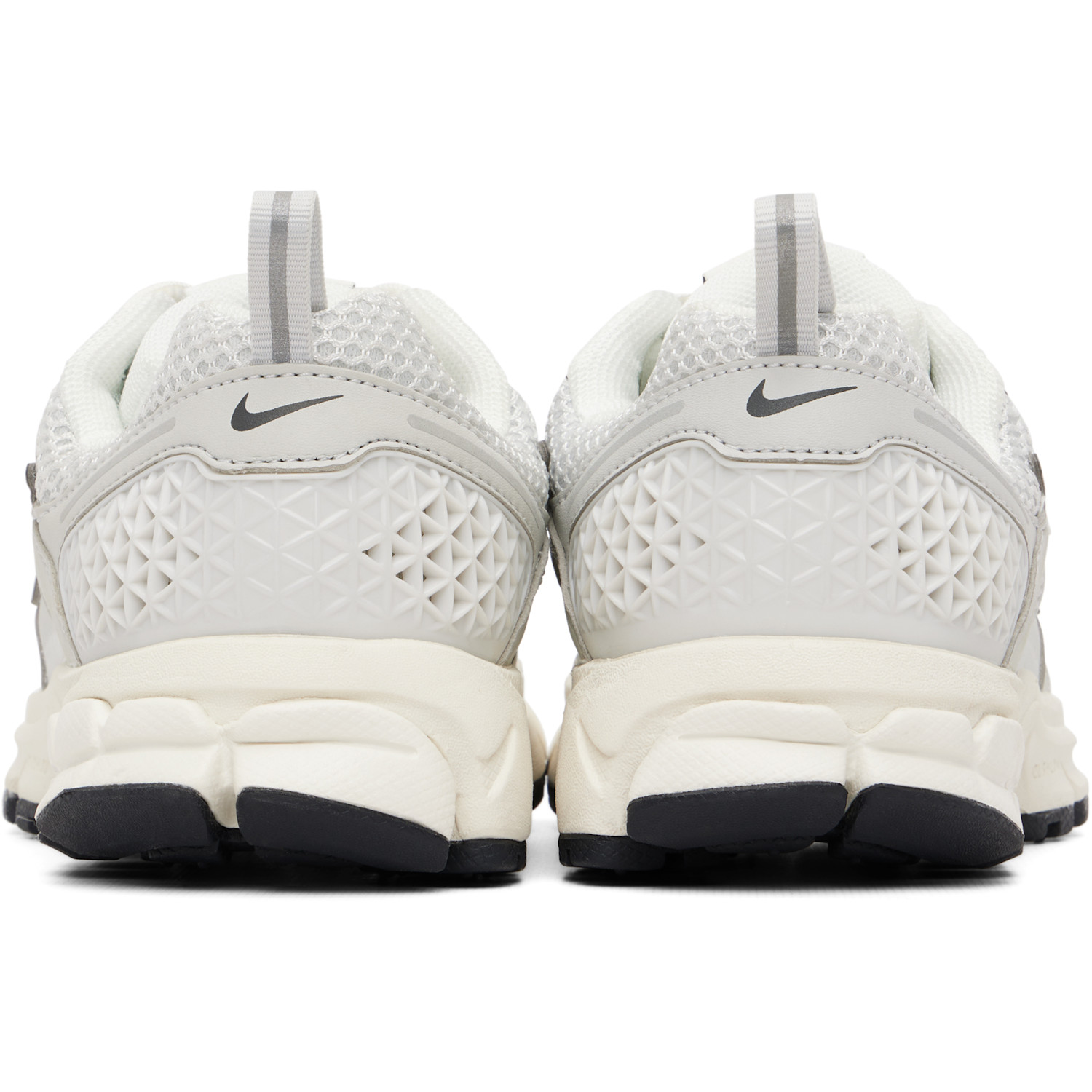  Nike Big Kids Gray & Silver Vomero 5 Sneakers 