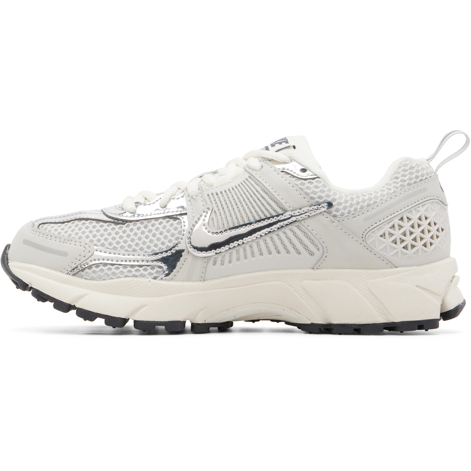  Nike Big Kids Gray & Silver Vomero 5 Sneakers 
