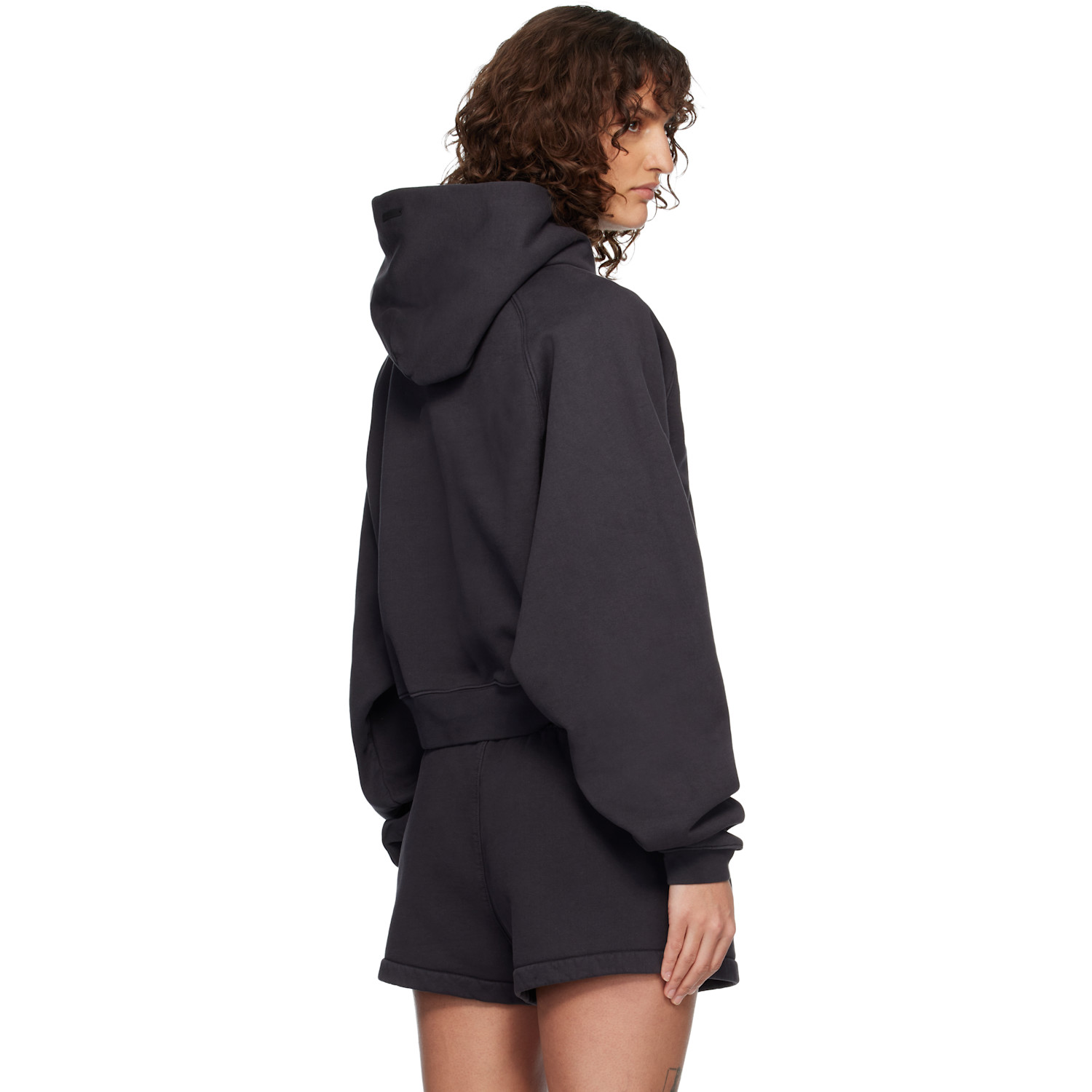  Fear Of God Essentials Pull à Capuche écourté 90s Noir à Logo De Style Collégial Et à Manches Raglan 