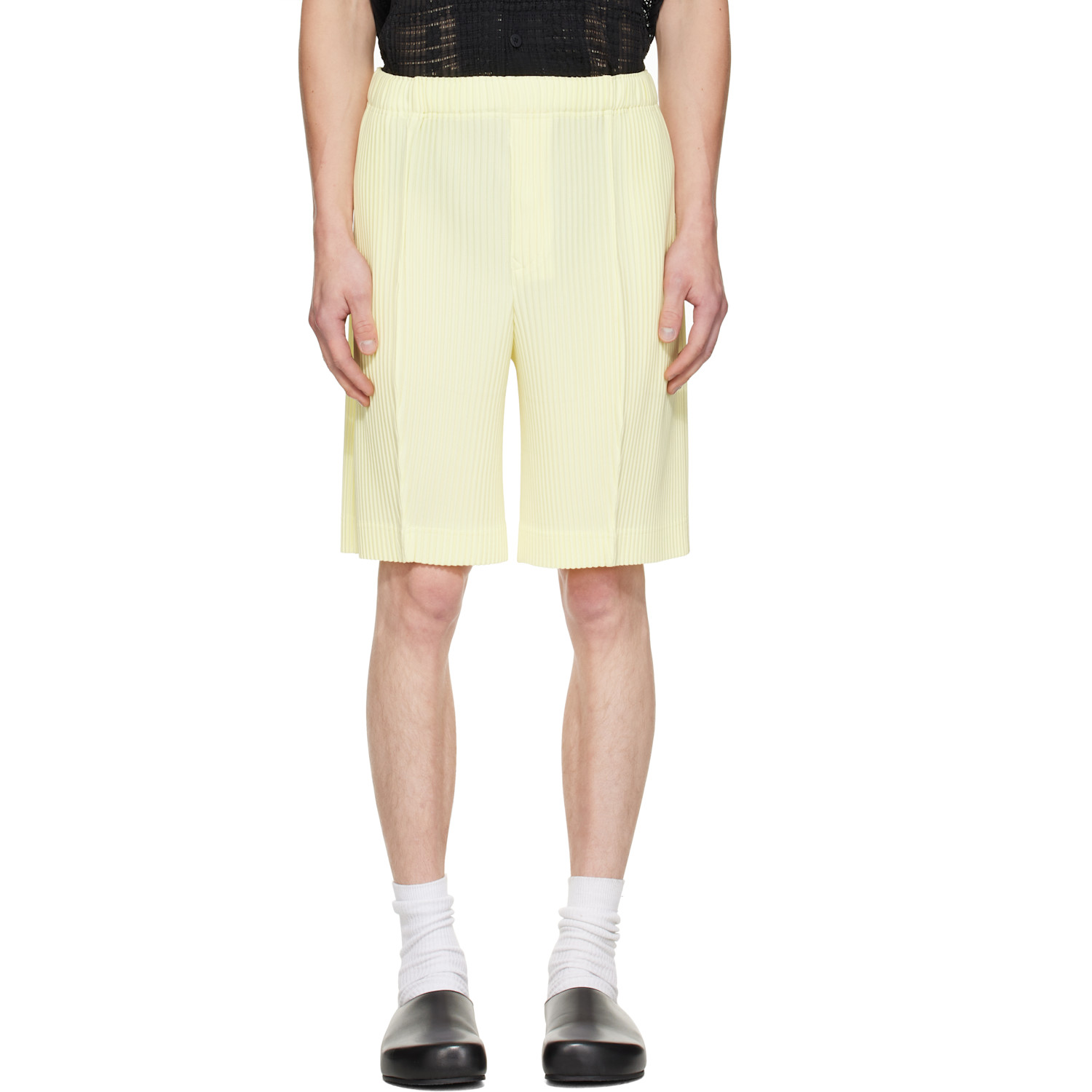 HOMME PLISSÉ ISSEY MIYAKE Yellow Monthly Colors August Shorts