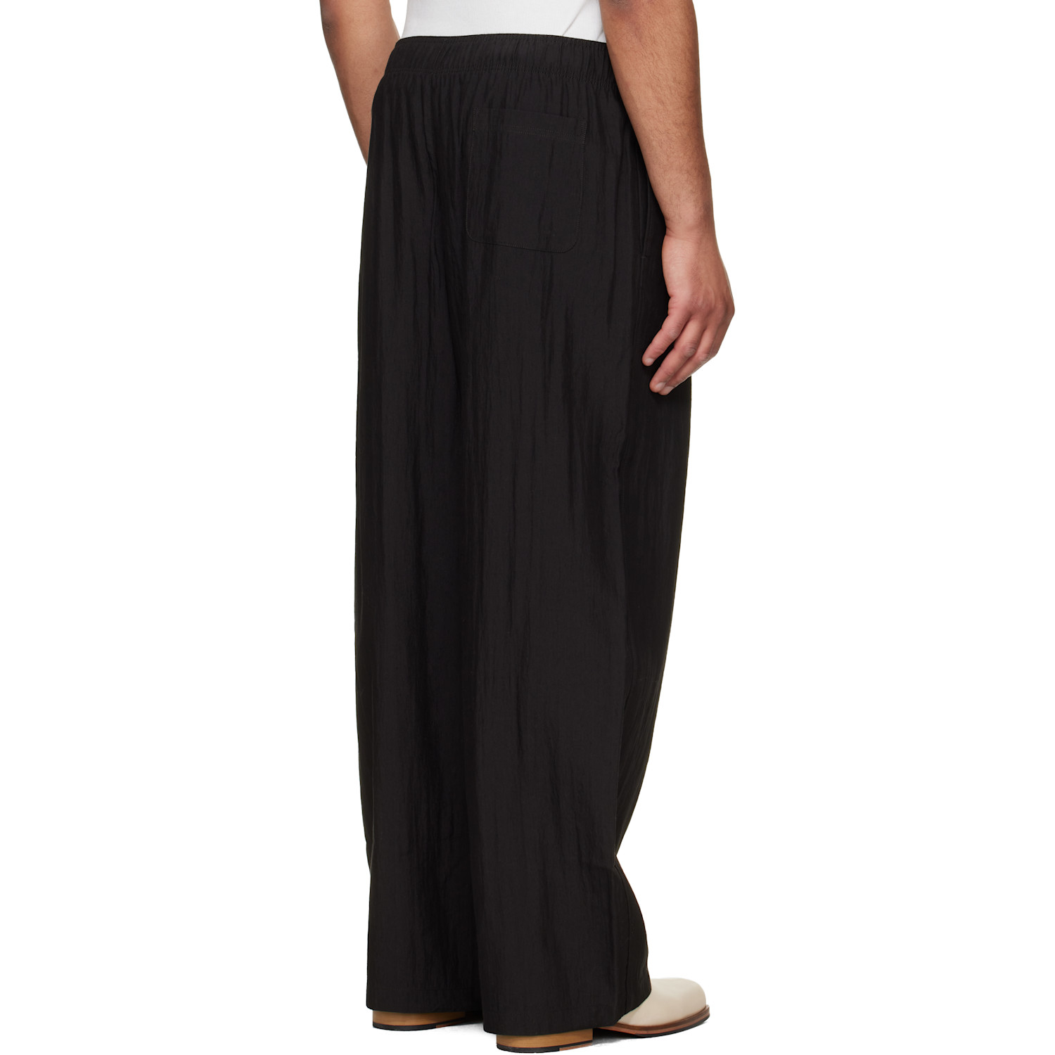 black-leisure-trousers.jpg