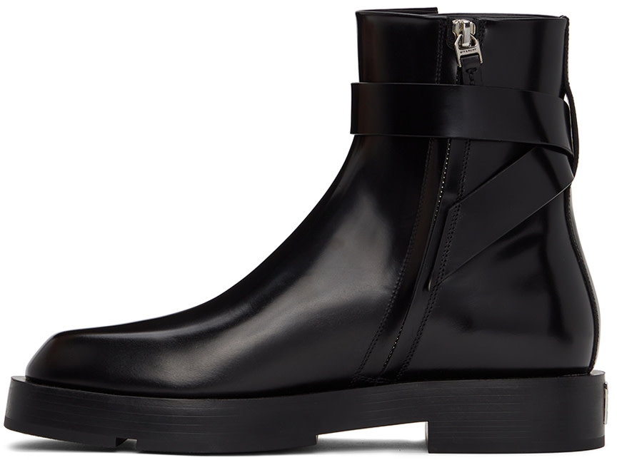 Givenchy - Bottes noires en cuir à boucle