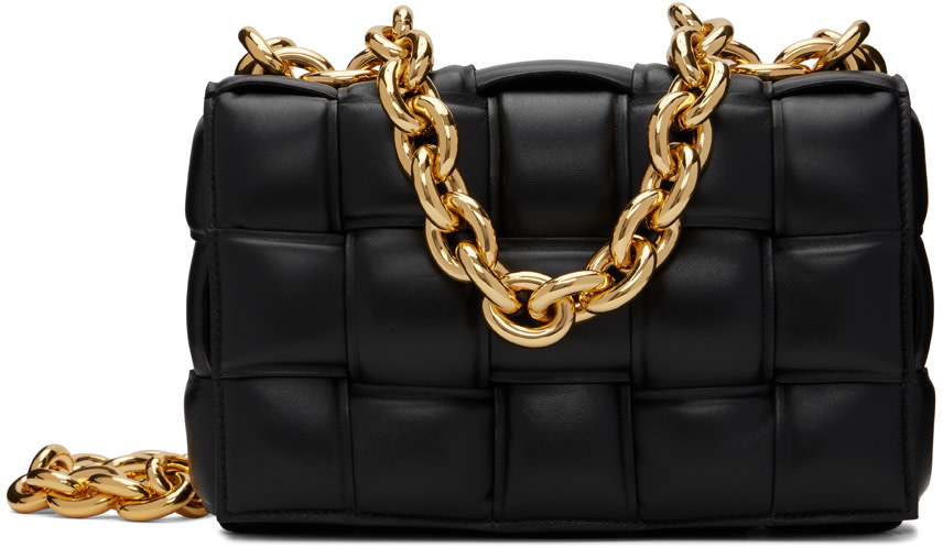 BOTTEGA VENETA ケース　ブラック　ゴールド　イントレチャート Bottega Veneta: Black Chain Cassette Shoulder Bag | SSENSE