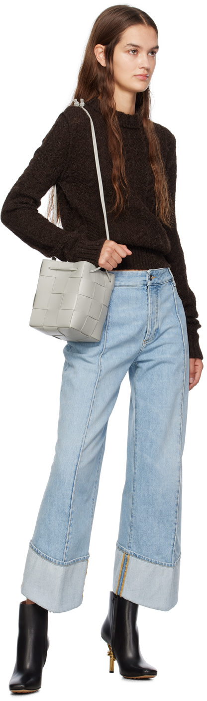 Bottega Veneta: グレー スモール Cassette クロスボディ バケット 