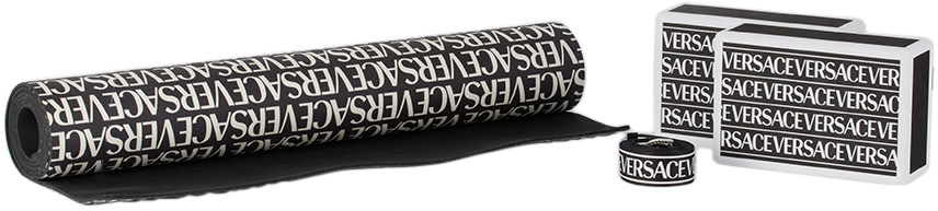 Versace - Ensemble de quatre articles de yoga noirs