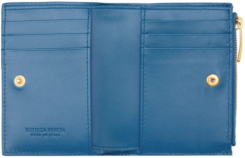 Bottega Veneta: ブルー スモール Cassette 二つ折り財布 | SSENSE 日本
