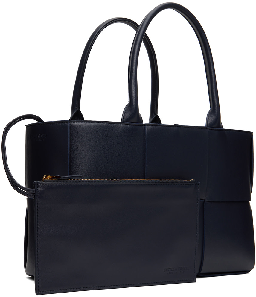 Bottega Veneta: ネイビー スモール Arco トートバッグ | SSENSE 日本