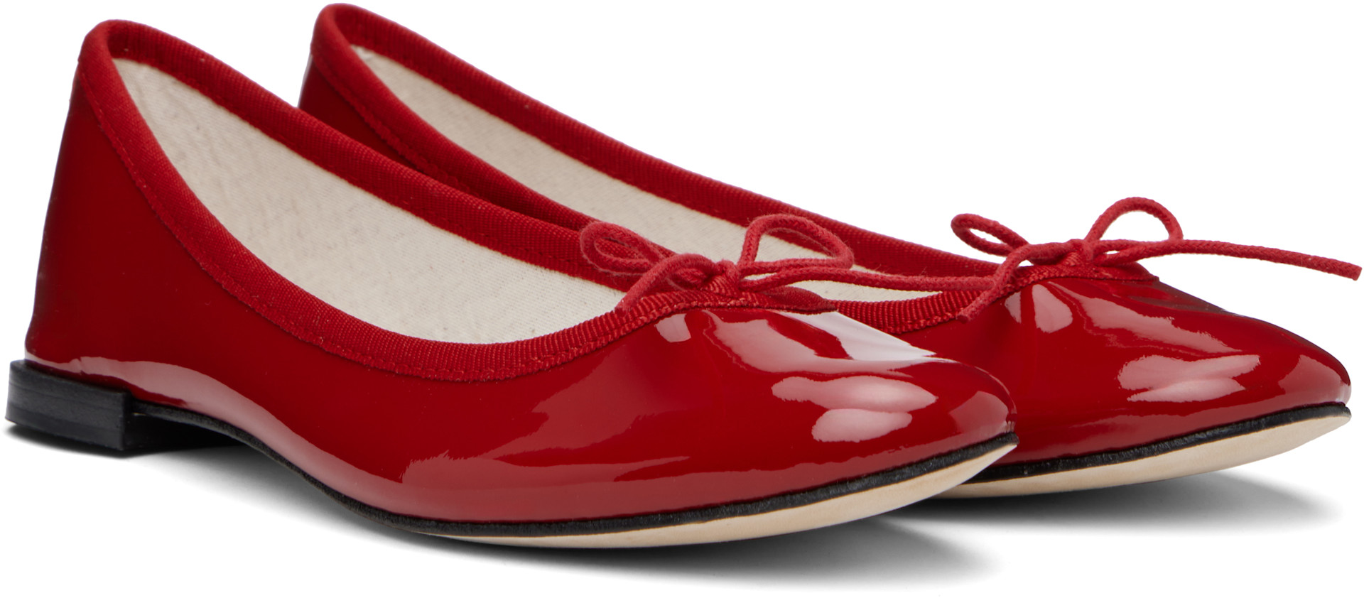 Repetto: レッド Cendrillon バレエシューズ | SSENSE 日本