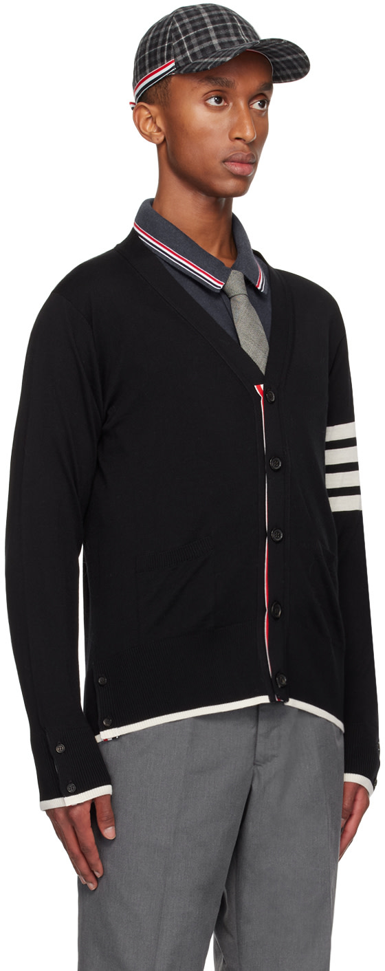 トムブラウン カーディガン メンズ ブラック 4サイズ Thom Browne: ブラック 4-Bar ファインウール リラックスフィット