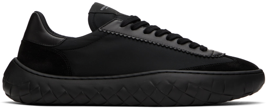 Bottega Veneta: ブラック ナイロン＆スエード スニーカー | SSENSE 日本